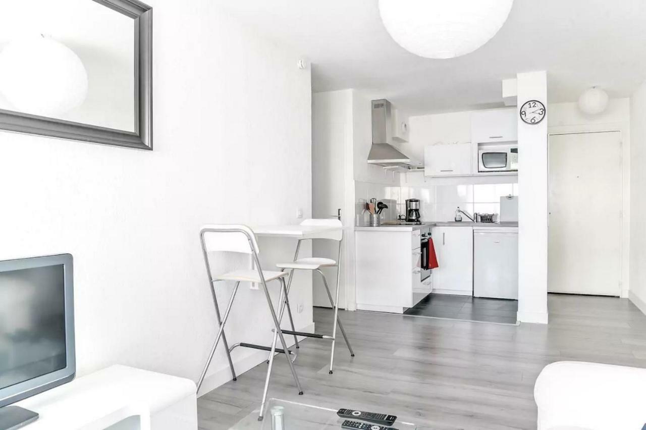 Appartements du Léman - Proches Genève - Parkings privés gratuits Annemasse Esterno foto