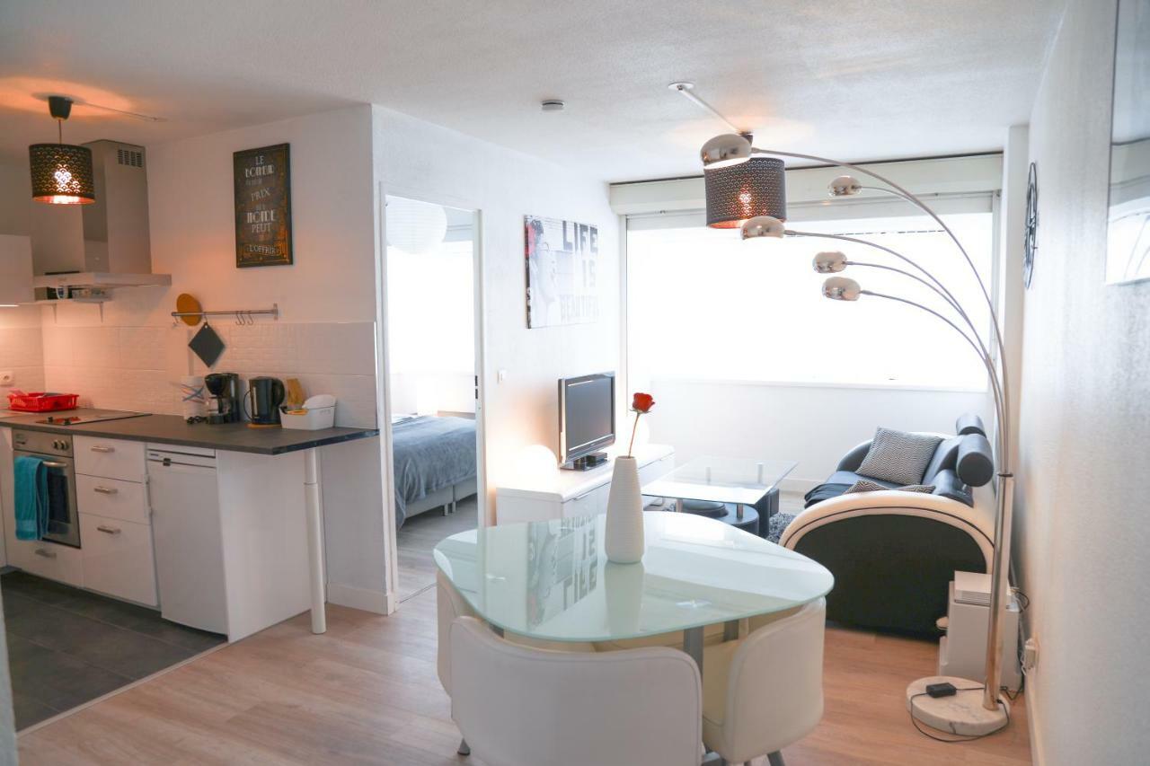 Appartements du Léman - Proches Genève - Parkings privés gratuits Annemasse Esterno foto